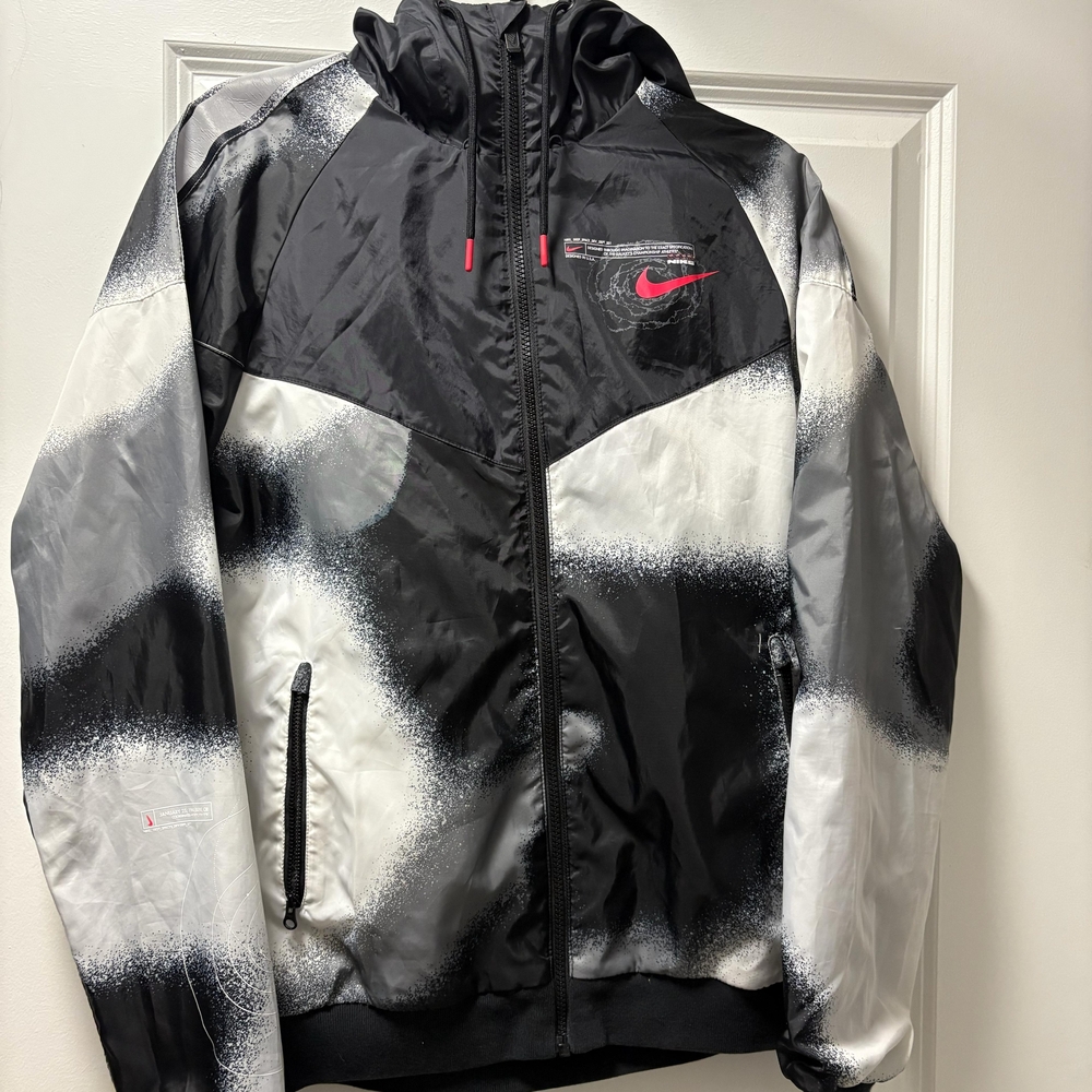 Nike Men's Black and White Windbreaker with Red Accents